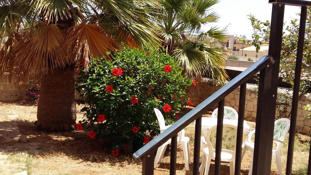 Hibiscus Rosso Villa Donnalucata  Luaran gambar